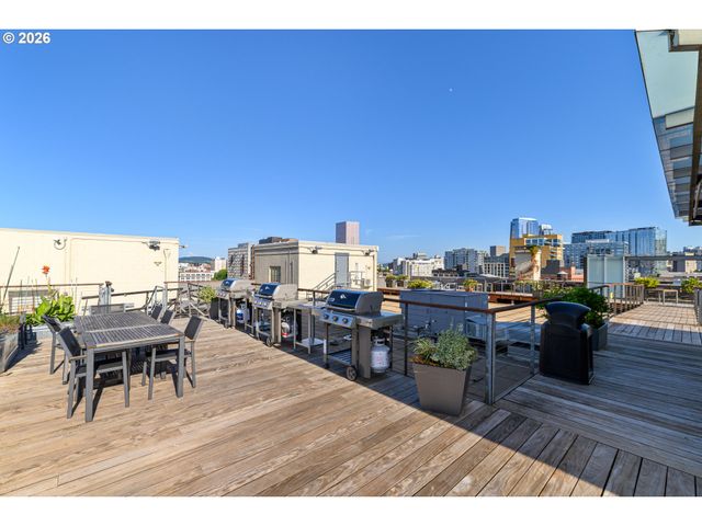1314 Nw IRVING St 101, Portland, OR 97209