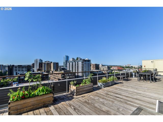 1314 Nw IRVING St 101, Portland, OR 97209