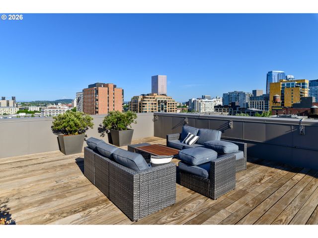 1314 Nw IRVING St 101, Portland, OR 97209