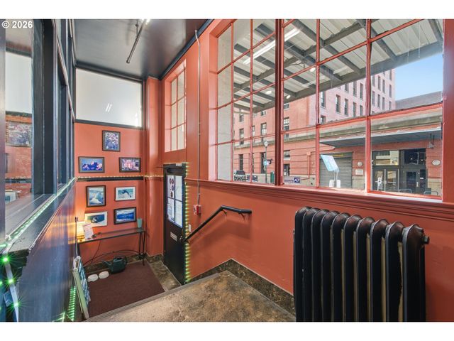 1314 Nw IRVING St 101, Portland, OR 97209