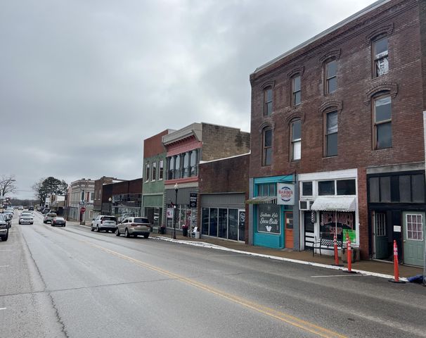 118 E Main Street 116 A B C, Willow Springs, MO 65793