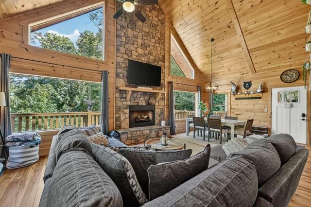 12 N Dream Catcher, Blue Ridge, GA 30513