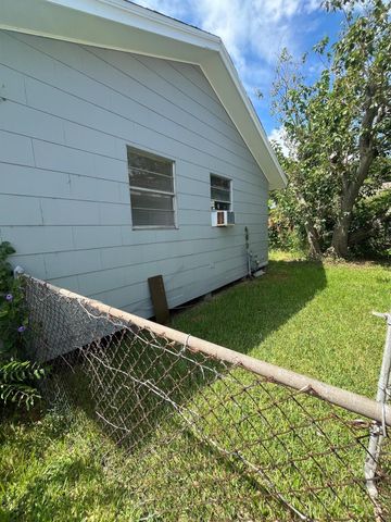 1611 20th Street, Galveston, TX 77550