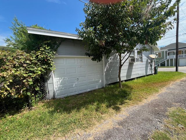 1611 20th Street, Galveston, TX 77550