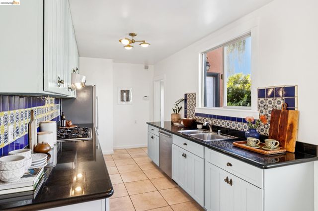 1136 Marin Ave, Albany, CA 94706