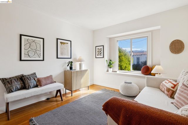 1136 Marin Ave, Albany, CA 94706