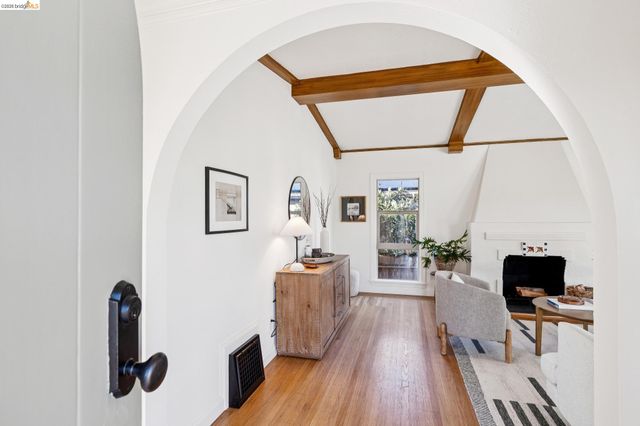 1136 Marin Ave, Albany, CA 94706