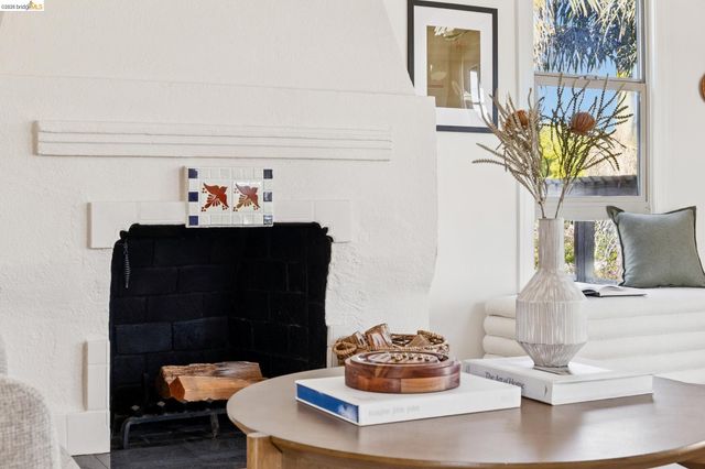 1136 Marin Ave, Albany, CA 94706