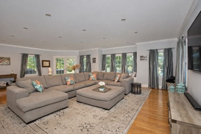 84 Spring St, Wakefield, MA 01880