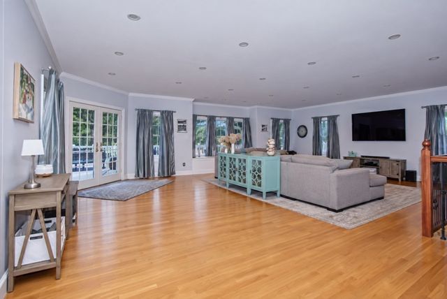 84 Spring St, Wakefield, MA 01880