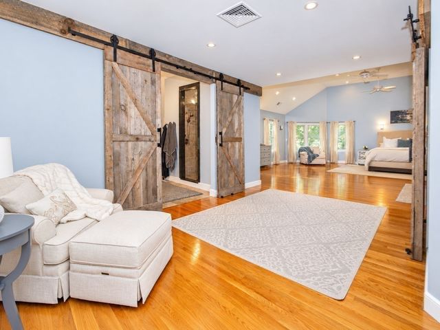 84 Spring St, Wakefield, MA 01880