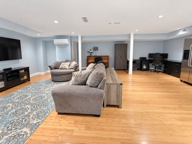 84 Spring St, Wakefield, MA 01880