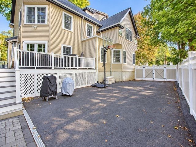 84 Spring St, Wakefield, MA 01880