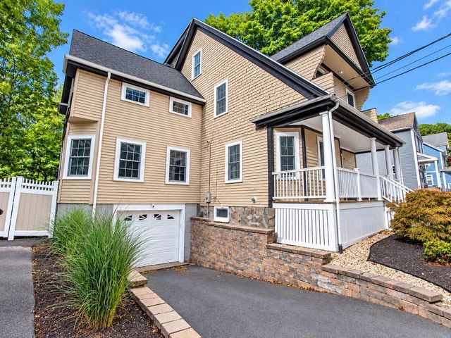 84 Spring St, Wakefield, MA 01880