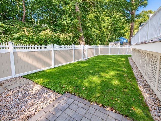 84 Spring St, Wakefield, MA 01880