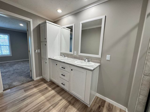 296 Hart Lane, Russell Springs, KY 42642