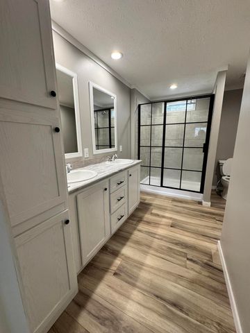 296 Hart Lane, Russell Springs, KY 42642