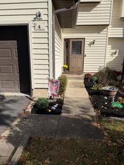 4 Eagle Dr, Hampton Twp., NJ 07860