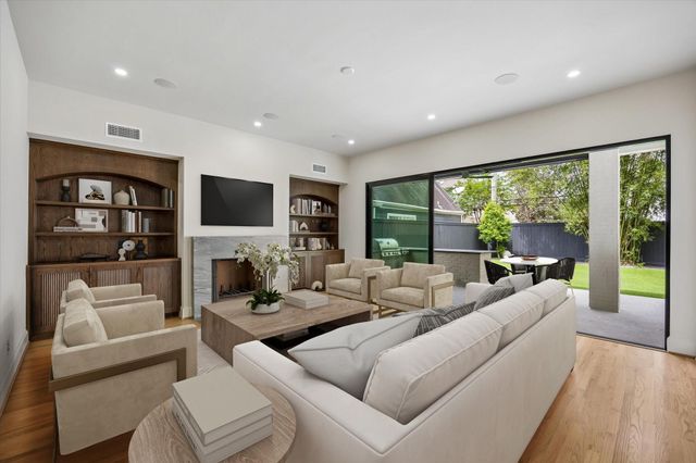 2320 North Boulevard, Houston, TX 77098