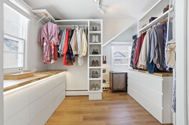 1866 Yorkshire Avenue, Saint Paul, MN 55116