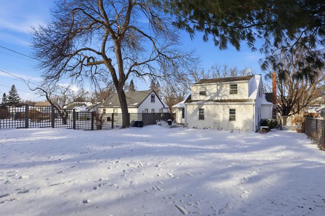 1866 Yorkshire Avenue, Saint Paul, MN 55116