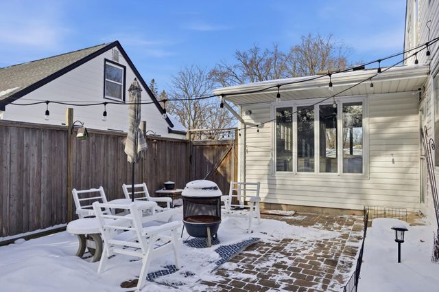 1866 Yorkshire Avenue, Saint Paul, MN 55116