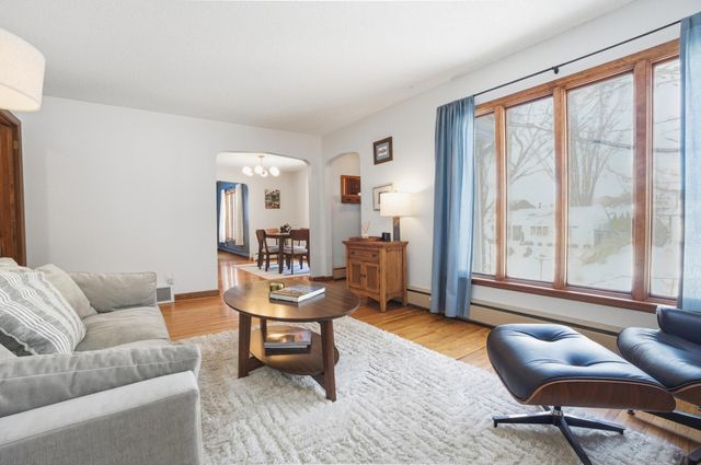 1866 Yorkshire Avenue, Saint Paul, MN 55116