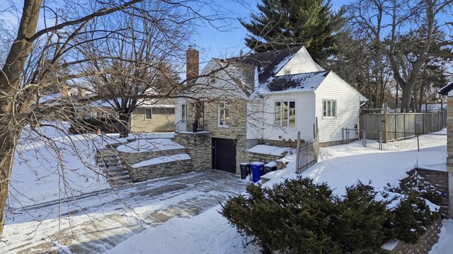 1866 Yorkshire Avenue, Saint Paul, MN 55116