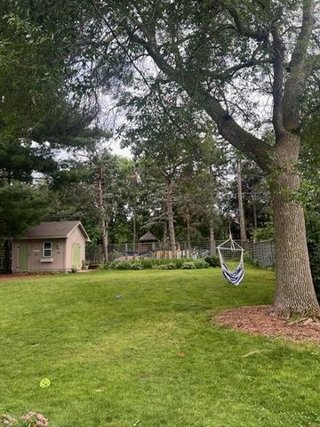 1866 Yorkshire Avenue, Saint Paul, MN 55116