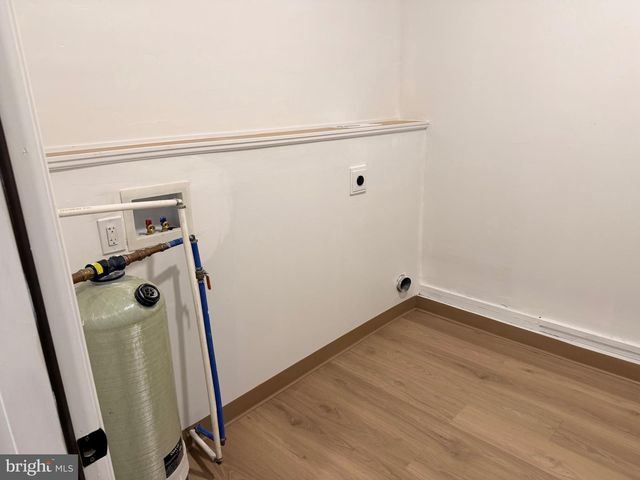 704 SIXTH RD, Newtonville, NJ 08346