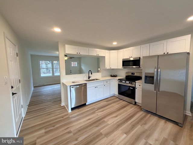 704 SIXTH RD, Newtonville, NJ 08346