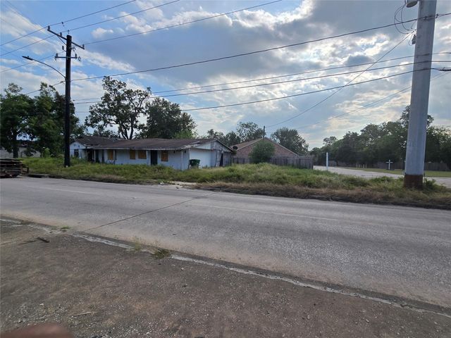9203 W Montgomery Road, Houston, TX 77088