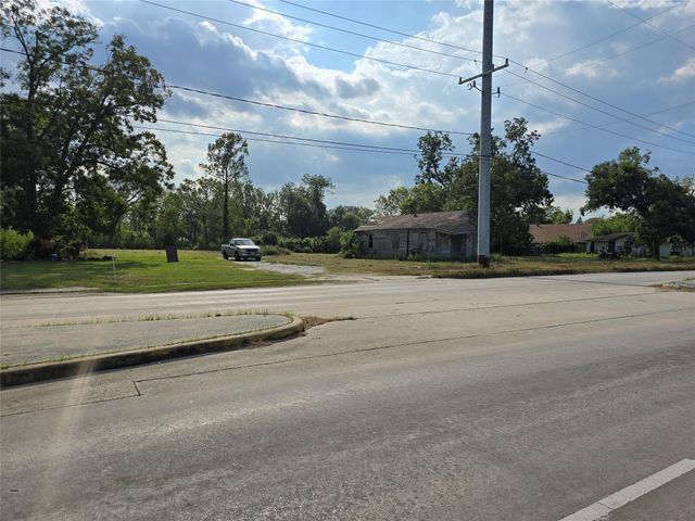 9203 W Montgomery Road, Houston, TX 77088