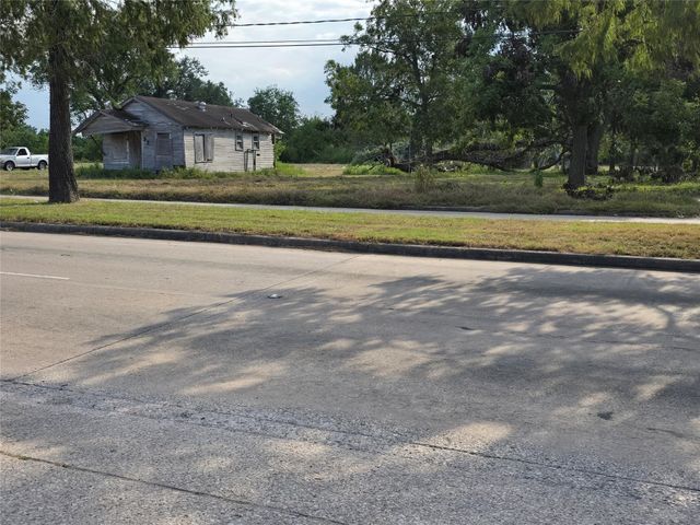 9203 W Montgomery Road, Houston, TX 77088