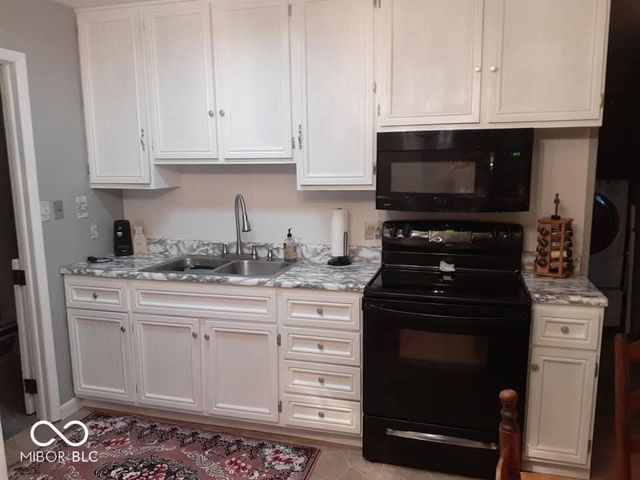 641 Sweetbriar Drive, Whiteland, IN 46184