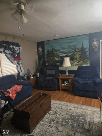 641 Sweetbriar Drive, Whiteland, IN 46184