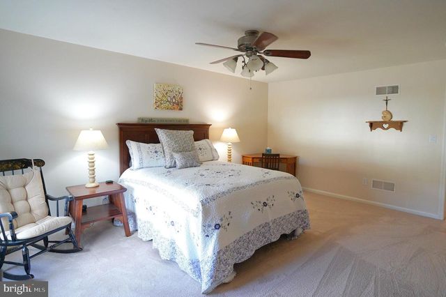 7 CEDARFIELD DR, Gettysburg, PA 17325