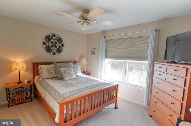 7 CEDARFIELD DR, Gettysburg, PA 17325