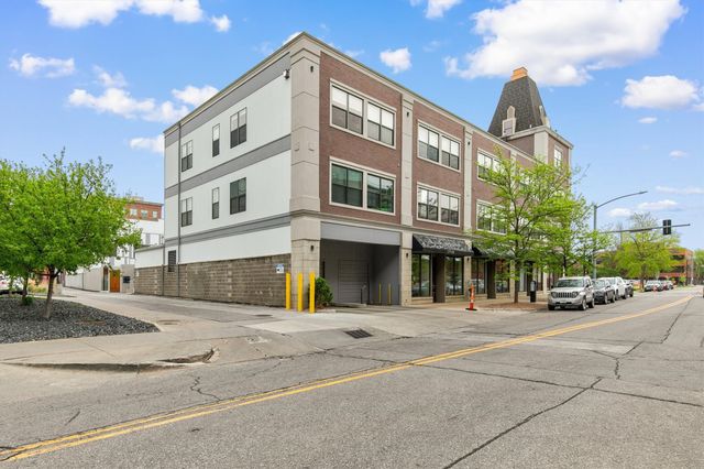 400 E Locust Street 102, Des Moines, IA 50309