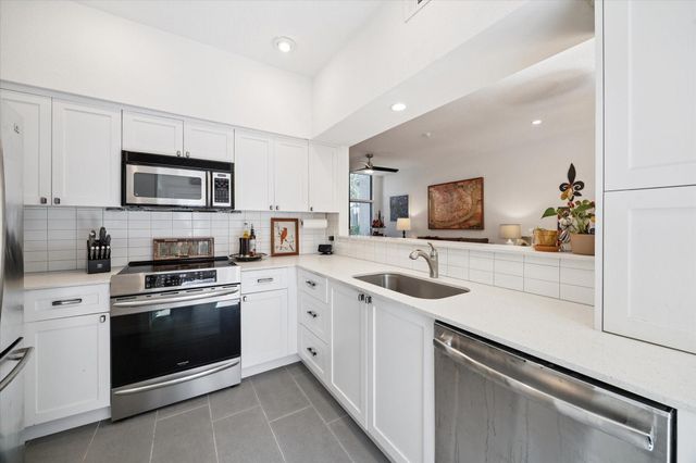 701 Bering Drive 402, Houston, TX 77057