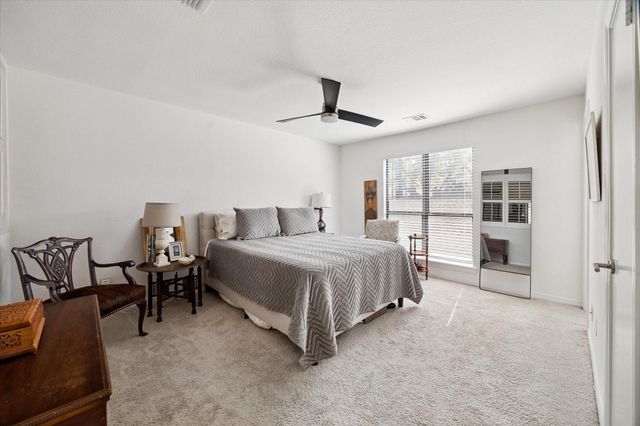 701 Bering Drive 402, Houston, TX 77057