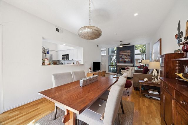 701 Bering Drive 402, Houston, TX 77057