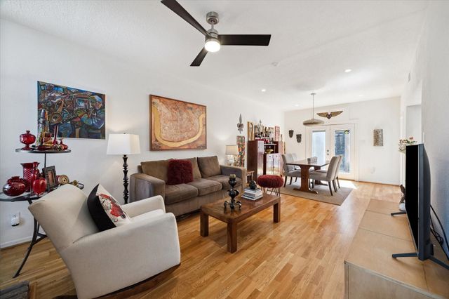 701 Bering Drive 402, Houston, TX 77057