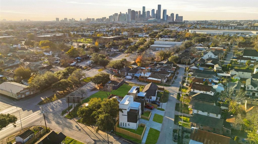 4208 Fox Street, Houston, TX 77003