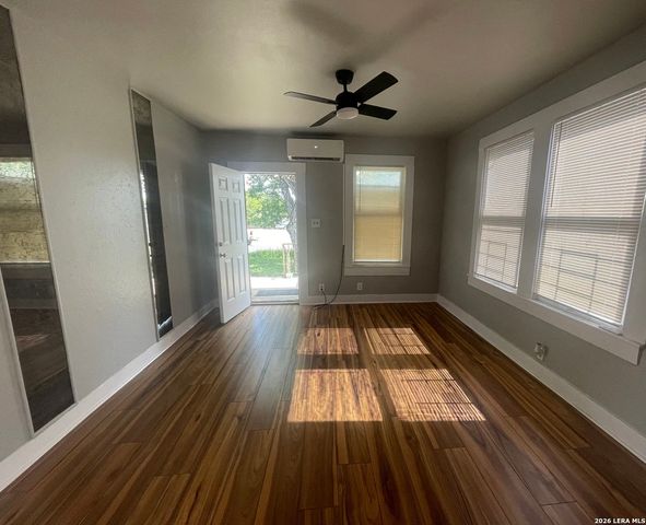105 MOUNT VERNON CT, San Antonio, TX 78223