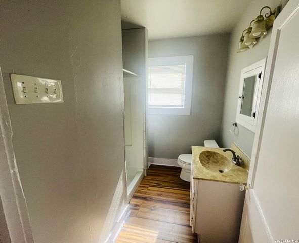 105 MOUNT VERNON CT, San Antonio, TX 78223