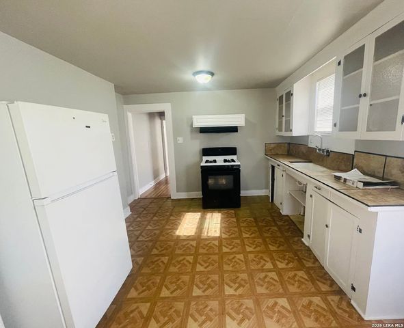 105 MOUNT VERNON CT, San Antonio, TX 78223
