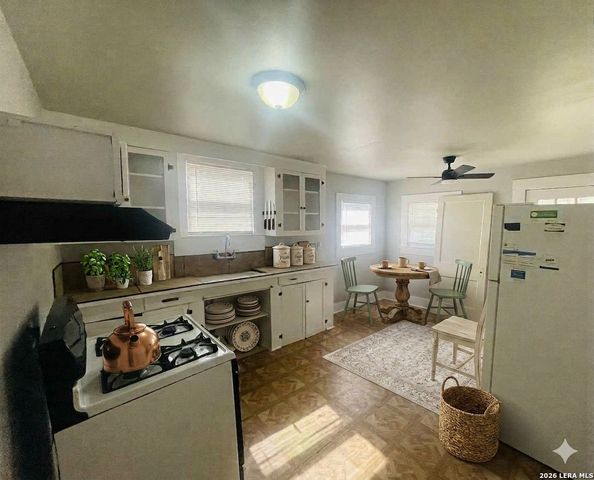105 MOUNT VERNON CT, San Antonio, TX 78223