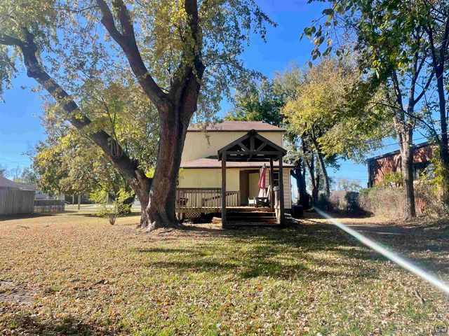 2026 N Kansas AVE, Topeka, KS 66608