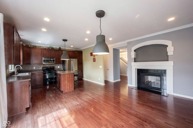 11910 Riley Drive 5, Zionsville, IN 46077